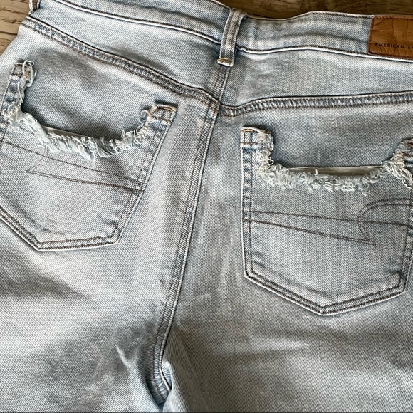 American Eagle High Waisted Stretch Mom Jean - Picture 5 of 6